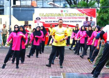 Polres Pinrang Gelar Olah Raga Bersama Dalam Meningkatkan Sinergitas Dan Soliditas Serta Silaturahmi Antara TNI-Polri