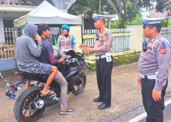 Hari Ke-3 OPS Keselamatan 2023, Polres Pinrang Bidik Pengendara Mobil Dan Motor