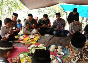 Polsek Lembang Polres Pinrang Hadir Untuk Warga, Doa Bersama Warga Desa Ulu Saddang