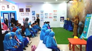 Disdukcapil Pinrang Lakukan Perekaman Kartu Kia Untuk Siswa Siswi Sekolah Dasar