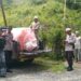 Serahkan Bantuan, Bentuk Kepedulian Kapolsek Lembang Polres Pinrang Kepada Dunia Pendidikan