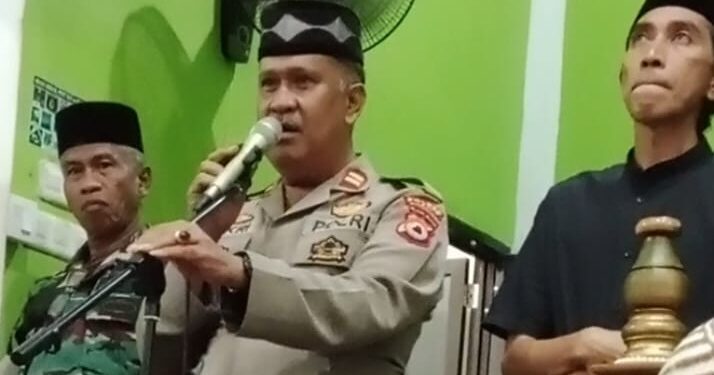 Kapolsek Duampanua Dalam Safari Ramadhan Selain Bersilahturahmi Dengan Warga Juga Beri Imbauan untuk Jaga Situasi Kamtibmas