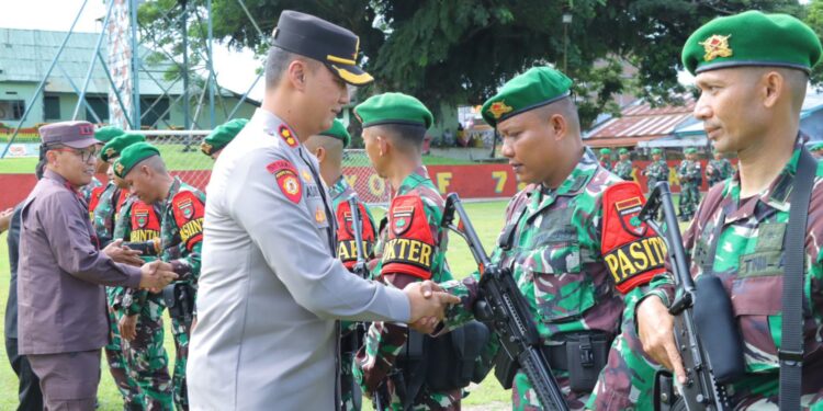 Kapolres Pinrang Hadiri Pelepasan Personil Satgas Satuan Organik Wilayah Papua 721 Makkasau