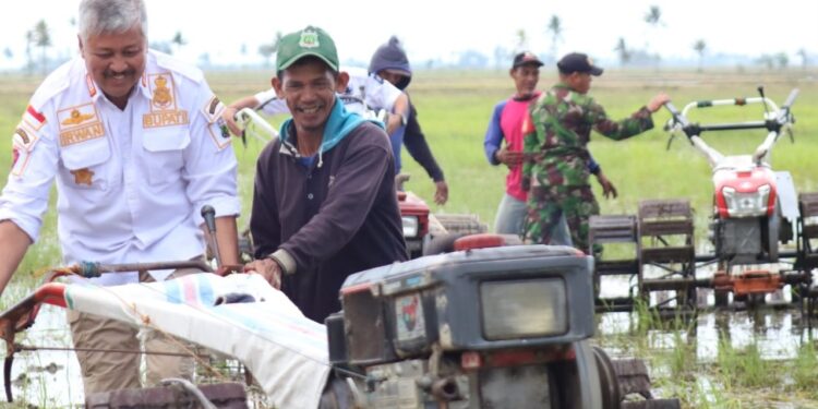 Bupati Pinrang Ikuti Acara Mappalili Masyarakat Desa Patobong