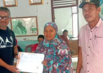 Andi Askari Hadiri Langsung Kegiatan Pelayanan Administrasi Kependudukan di Desa Basseang