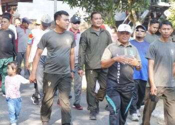 Semarak Hut TNI, Kodim 1419/Enrekang Gelar Jalan Santai Bersama Forkopimda Dan Masyarakat
