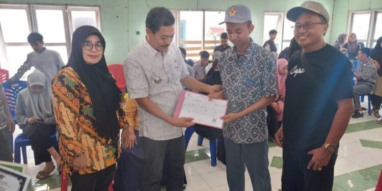 Disdukcapil Lakukan Kunjungan Ke Kecamatan Batullappa Sebagai Bentuk Pelayanan Prima Kepada Masyarakat