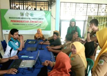Pelayanan Identitas Kependudukan Digital Disdukcapil Pinrang Disabut Antusias Warga Lembang
