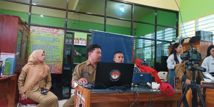 Disdukcapil Pinrang Lakukan Perekaman KTP di Beberapa Sekolah