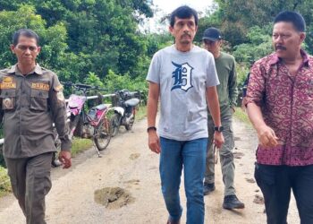 Pelaksana Harian Bupati Pinrang Turun langsung Memantau Dampak Bencan banjir di Kecamatam Batu Lappa