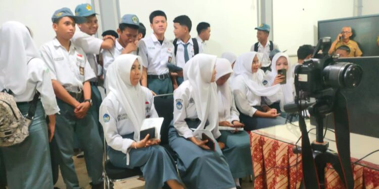 Jelang Pikada Serentak Disdukcapil Pinrang Lakukan Perekaman KTP Elektronik Untuk Pelajar Tingkat SMA dan SMK