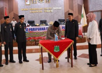 Rapat Paripurna DPRD Kabupaten Pinrang Dengan Agenda Persetujuan Bersama Antara Pemerintah Daerah dan DPRD