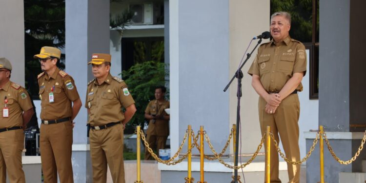 Pasca Libur Hari Raya, Andi Irwan Hamid Pimpin Apel Gabungan Di Halaman Kantor Bupati Pinrang
