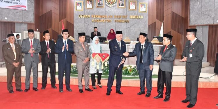 DPRD Pinrang Sampaikan Rekomendasi Terhadap LKPJ Bupati Tahun 2024 Dalam Rapat Paripurna