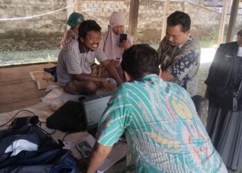 Disdukcapil Kabupaten Pinrang Menunjukkan Komitmen Pelayanan Dengan Turun Menjemput Bola