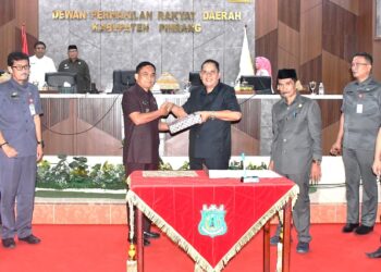 Pemkab Pinrang Serahkan Secara Resmi Rancangan KUPA dan PPAS-P TA.2025 Ke DPRD Untuk Dibahas