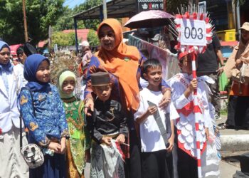 Tim PKK Kabupaten Pinrang Sambut Meriah HUT RI ke-80 dengan Karnaval