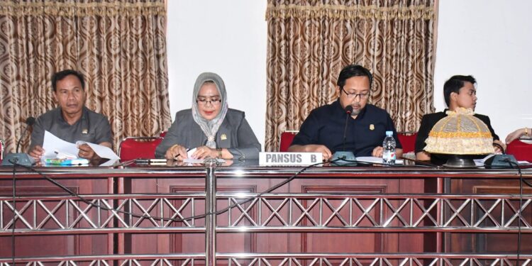 Hasil Kerja Tiga Pansus DPRD Pinrang disampaikan dalam Rapat Paripurna Internal