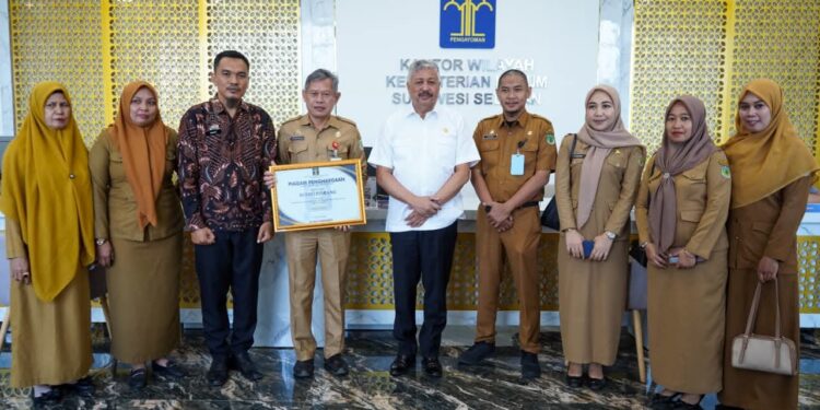 Pinrang Terima Penghargaan atas Komitmen Pelayanan Hukum Masyarakat