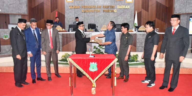 DPRD Pinrang Terima Ranperda Perubahan Pajak dan Retribusi Daerah Siap Tingkatkan PAD