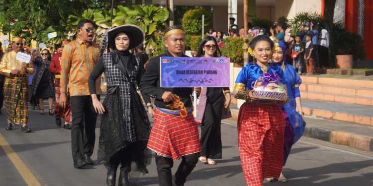 Pinrang International Folklore Festival 2025, Parade Fashion Street Tampilkan Kreasi Budaya Lokal