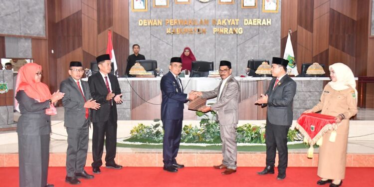 DPRD Pinrang Sampaikan Rekomendasi LKPJ Bupati 2025 dalam Rapat Paripurna