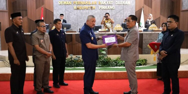 DPRD Pinrang Terima Resmi Ranperda PJP APBD 2025 Catatkan Surplus Rp 2,1 Miliar