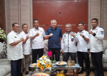 Bupati Irwan Terima PGRI & Wahda Islamiyah, Tekankan Sinergi Pendidikan dan Keagamaan