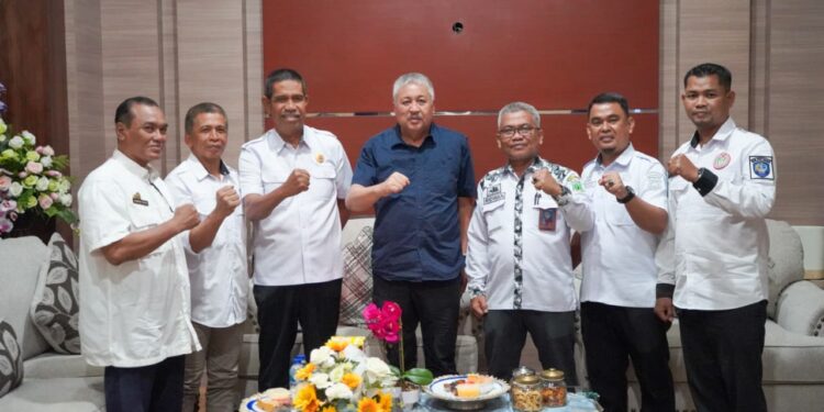 Bupati Irwan Terima PGRI & Wahda Islamiyah, Tekankan Sinergi Pendidikan dan Keagamaan