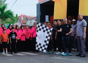 Bupati Irwan Lepas Jalan Santai Bhayangkara 2026 Tegaskan Pentingnya Sinergi dan Hidup Sehat