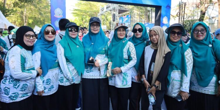 Rangkaian HKG PKK dan HUT Dekranas Pinrang Kampanyekan Pola Hidup Aktif