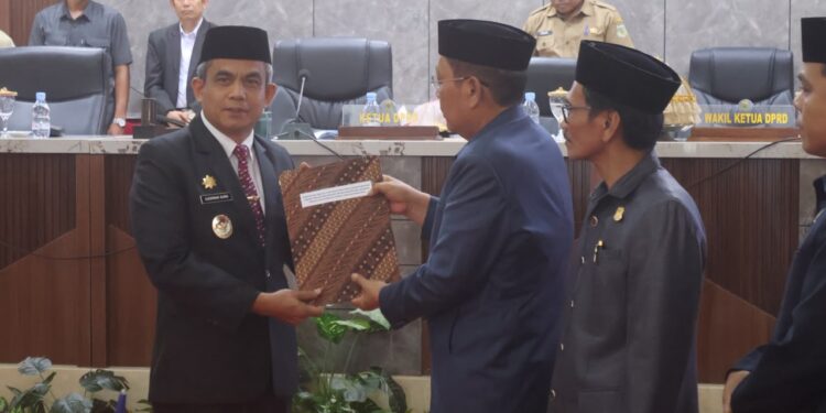 Komitmen Akuntabel Pemkab Pinrang dan DPRD Sahkan Pertanggungjawaban APBD 2025