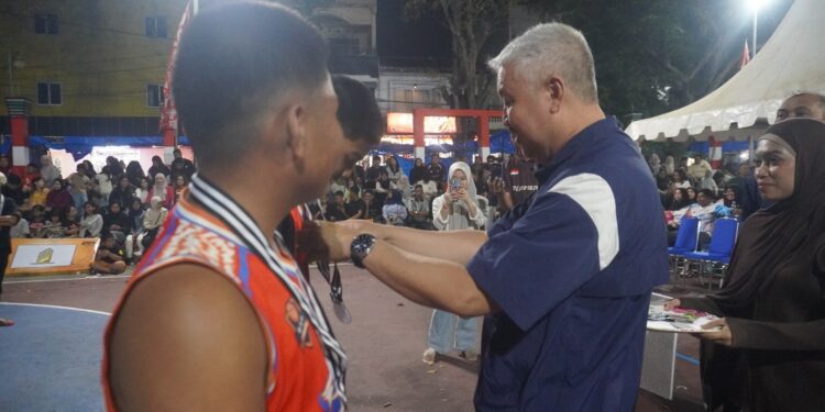 Bupati Pinrang Tutup Kompetisi Bola Basket Antar Pelajar