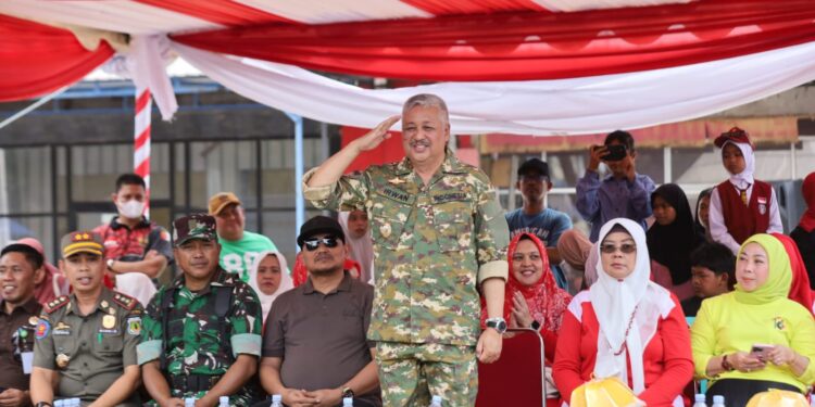 Bupati Irwan Lepas Lomba Gerak Jalan Tekankan Nilai Displin dan Kebangsaan