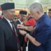 237 ASN Pemkab Pinrang Terima Satya Lencana Karya Satya dari Bupati Irwan Hamid
