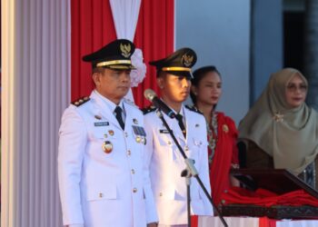 Wabup Sudirman Bungi Jadi Inspektur Upacara Penurunan Bendera HUT RI ke-81 di Pinrang